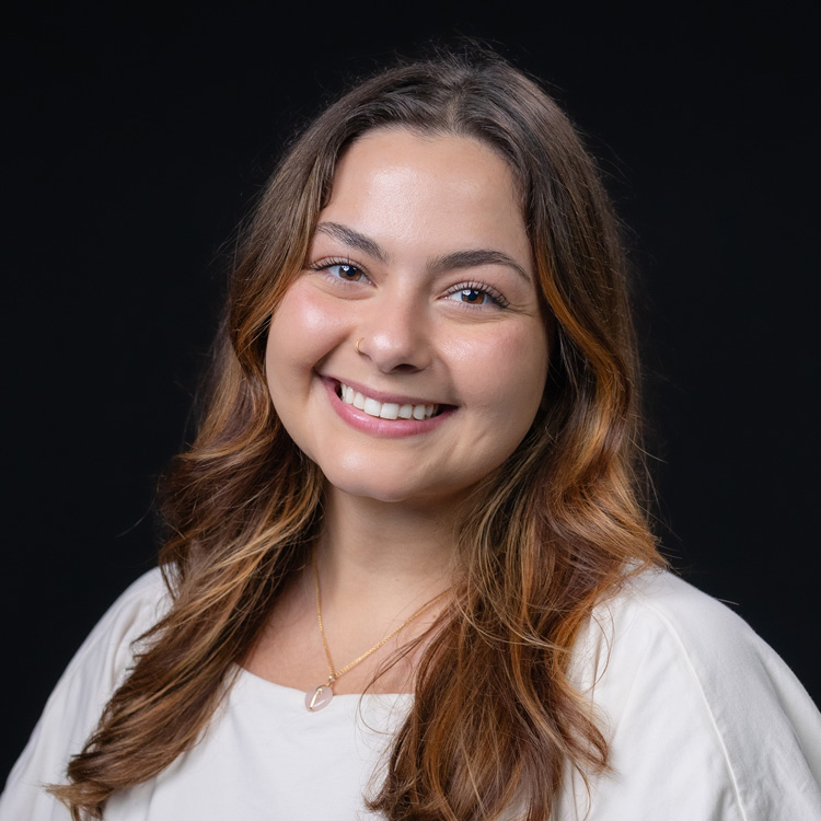 Alexis Cate Headshot